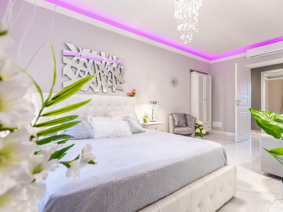 Elegant Suite - In Centro Portanuova トリノ エクステリア 写真