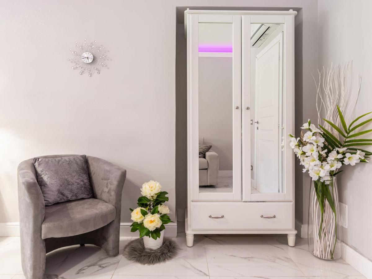 Elegant Suite - In Centro Portanuova トリノ エクステリア 写真